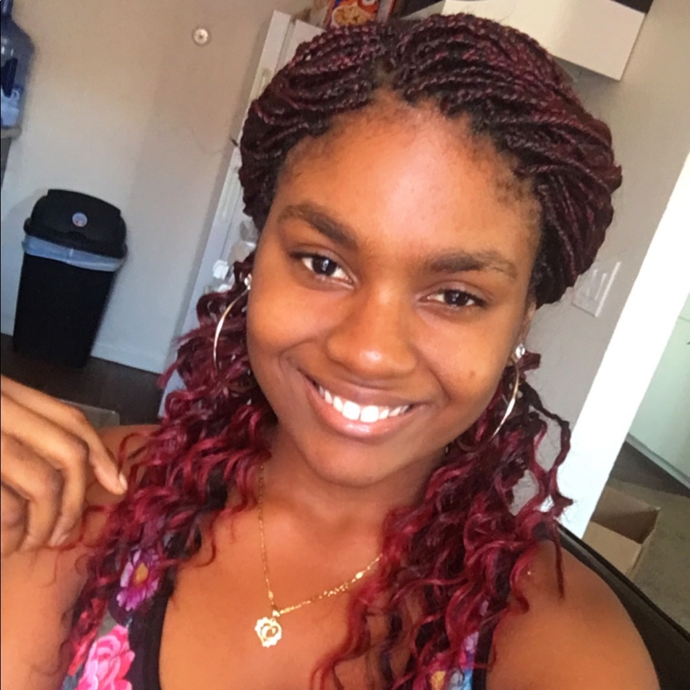 Meet your Posher, Claire rose